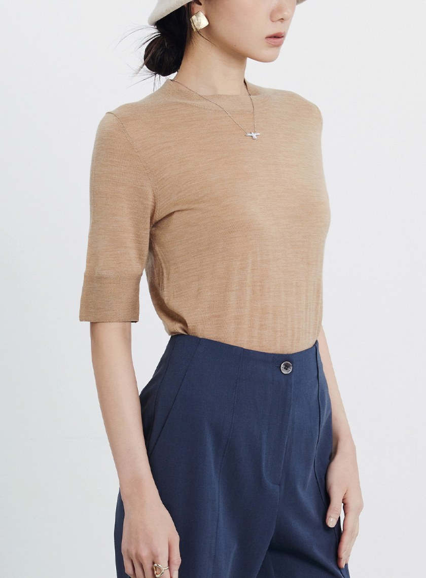 極細羊毛半高領短袖上衣